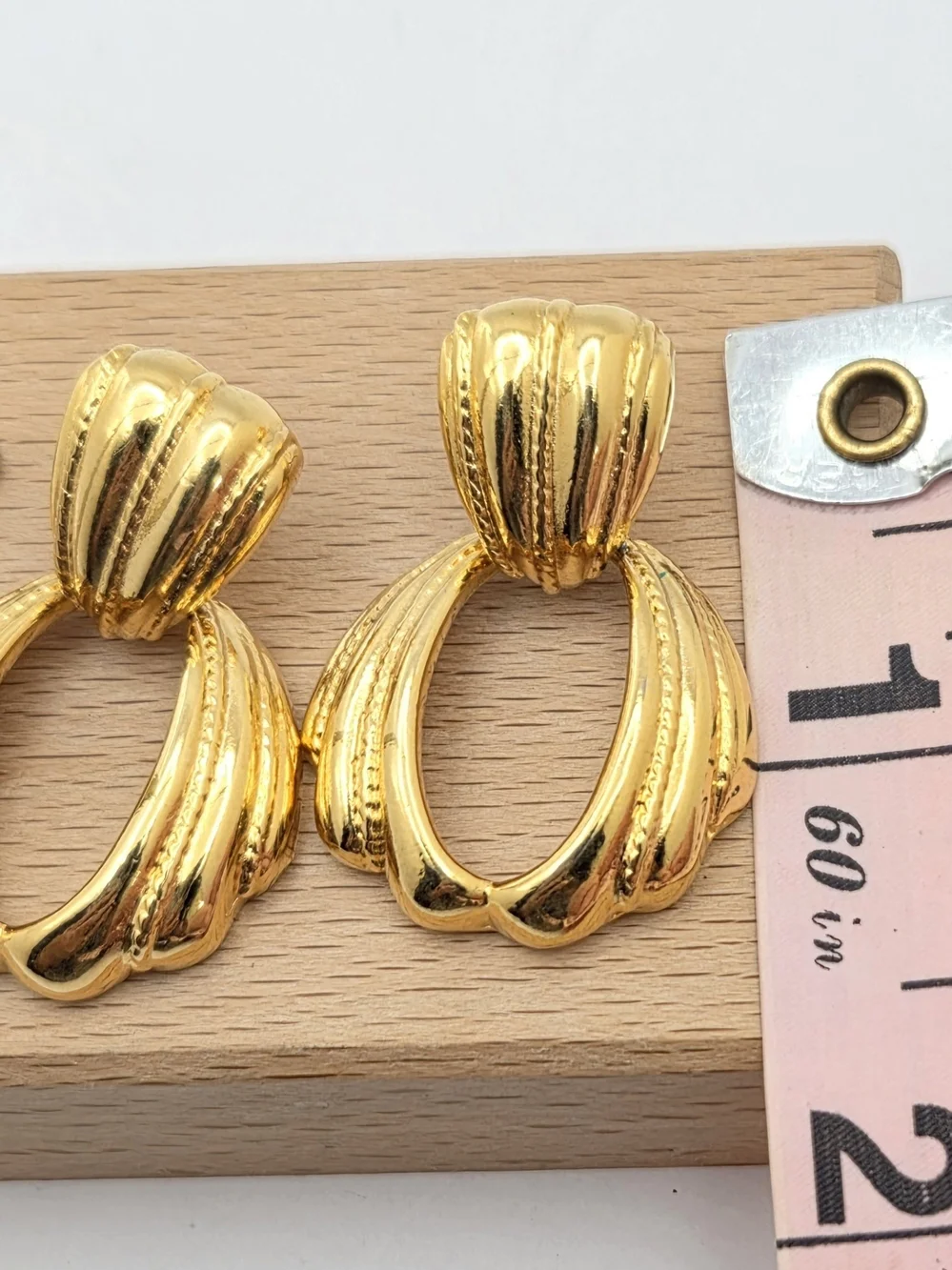 Vintage Anne Klein Gold Tone Ribbed Door Knocker Dangle Earrings Post Back